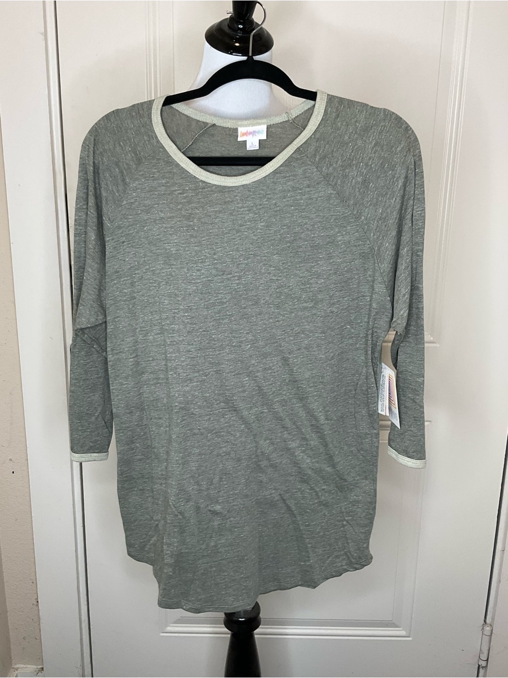 LuLaRoe Randy Heather Gray Mid Length Sleeve Raglan Top with Cream Trim L